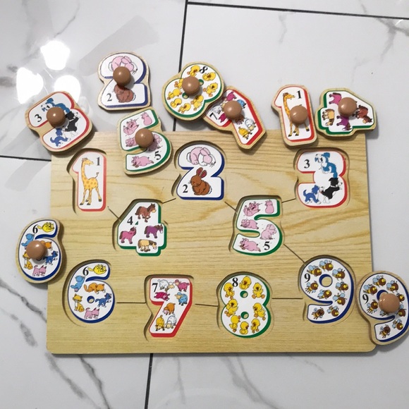 Chunky number puzzle with easy grab knobs - Picture 2 of 12